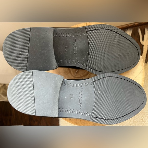 Bloomingdale’s Luxury Leather black Chelsea boots - like new! Size 8.5 Men - Picture 3 of 5